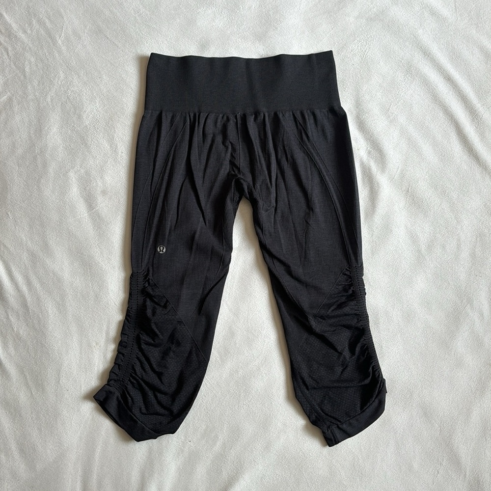 Lululemon In The Flow Crop I| - Picture 4 of 7